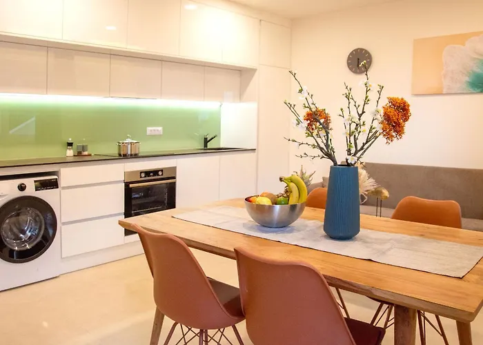 Joell * Lokva Rogoznica