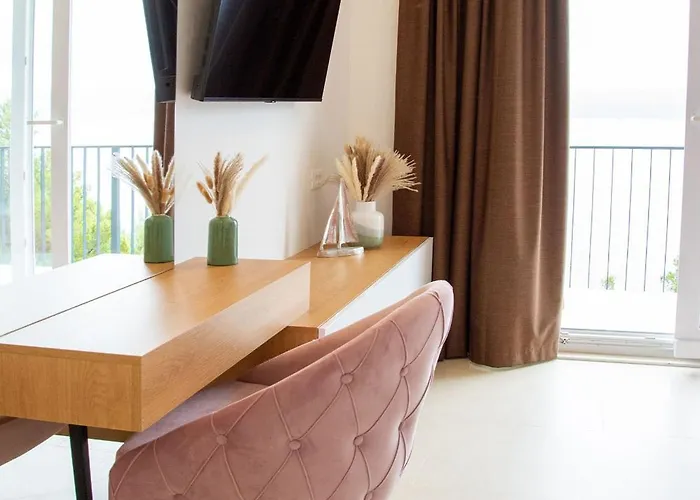 Joell Lokva Rogoznica