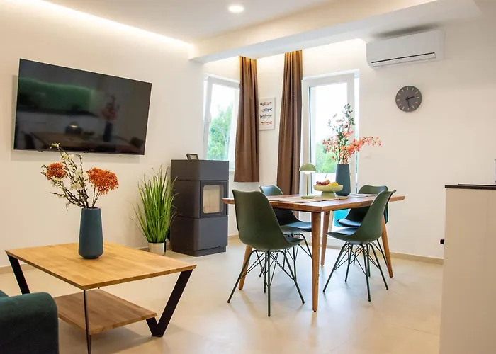 Joell * Lokva Rogoznica